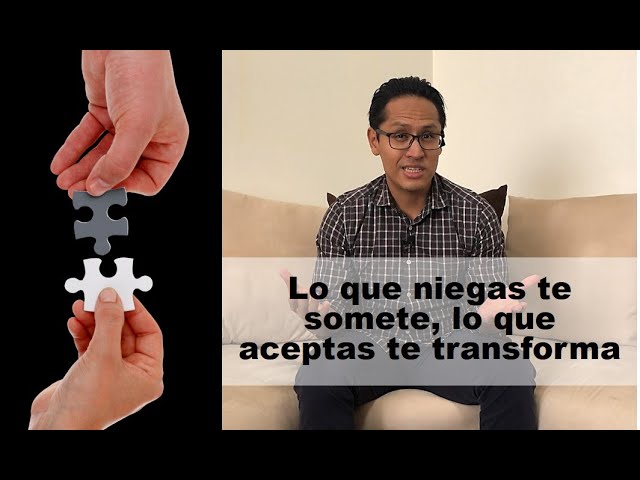frases de carl jung lo que niegas te somete