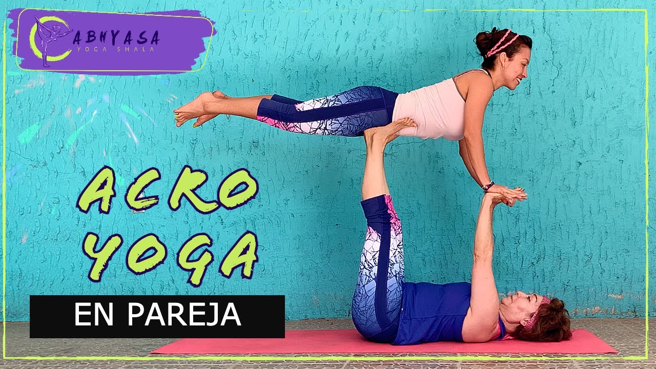 poses de yoga de 2 personas faciles
